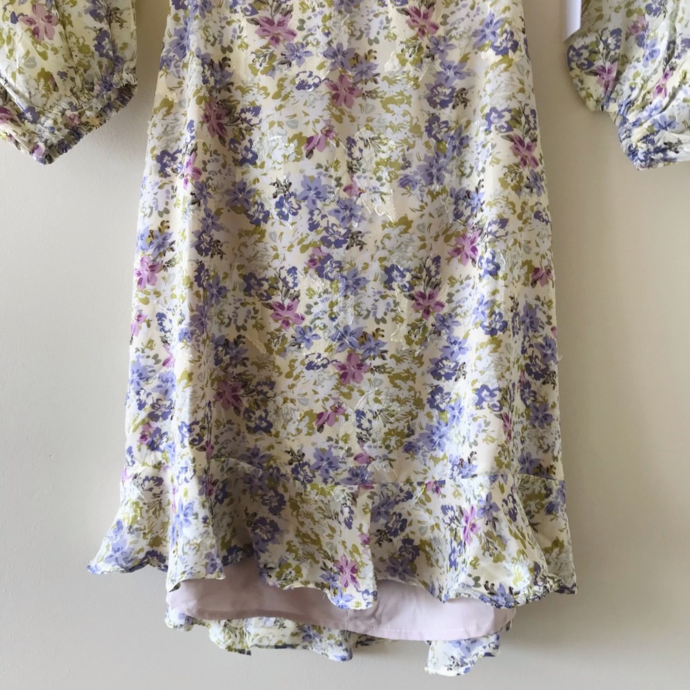 ASTR Anastasia Cutout Back Mini Dress, Ivory Lilac Floral, NWT - Picture 7 of 16